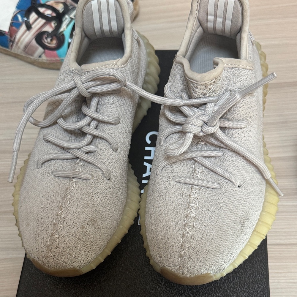 Yeezy Sneakers